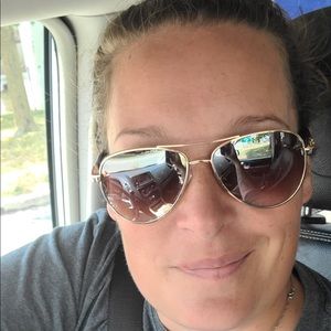 Meet your Posher, Megan